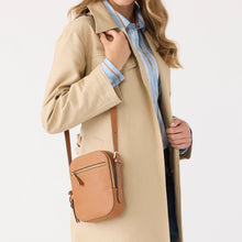 Sullivan Crossbody Roasted Pecan in Leather