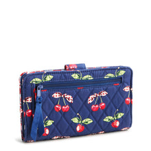 Turnlock Wallet Cherry Picking in Premium Cotton