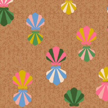 Fairhill Tote Shells in Woven Faux Straw