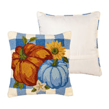 Indoor/Outdoor Pumpkin Patch Hooked Polypropylene Throw Pillow 18"x18"