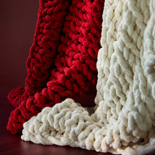 Chunky Knit Throw Blanket - Cranberry